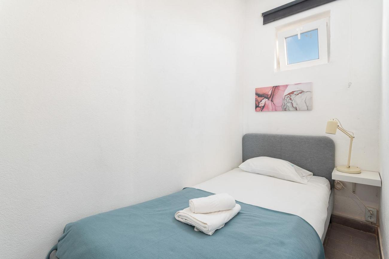 Blife Marya Private Rooms - Airport Stay Фару Экстерьер фото