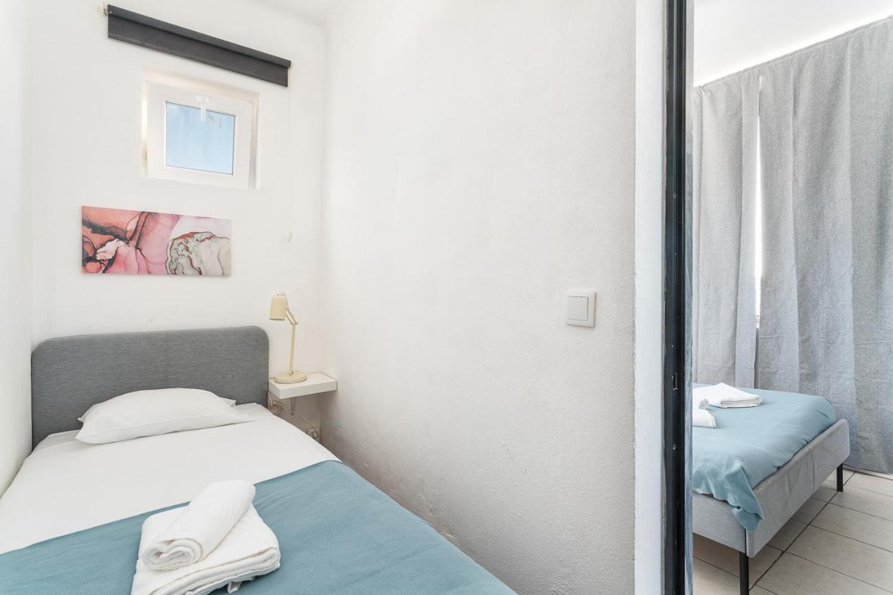 Blife Marya Private Rooms - Airport Stay Фару Экстерьер фото