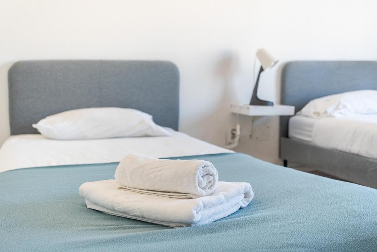 Blife Marya Private Rooms - Airport Stay Фару Экстерьер фото