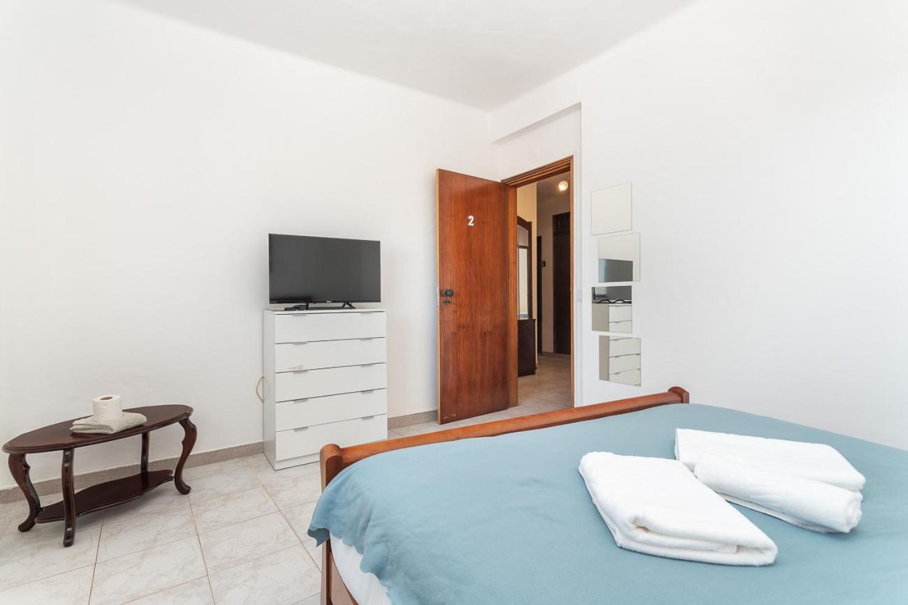 Blife Marya Private Rooms - Airport Stay Фару Экстерьер фото